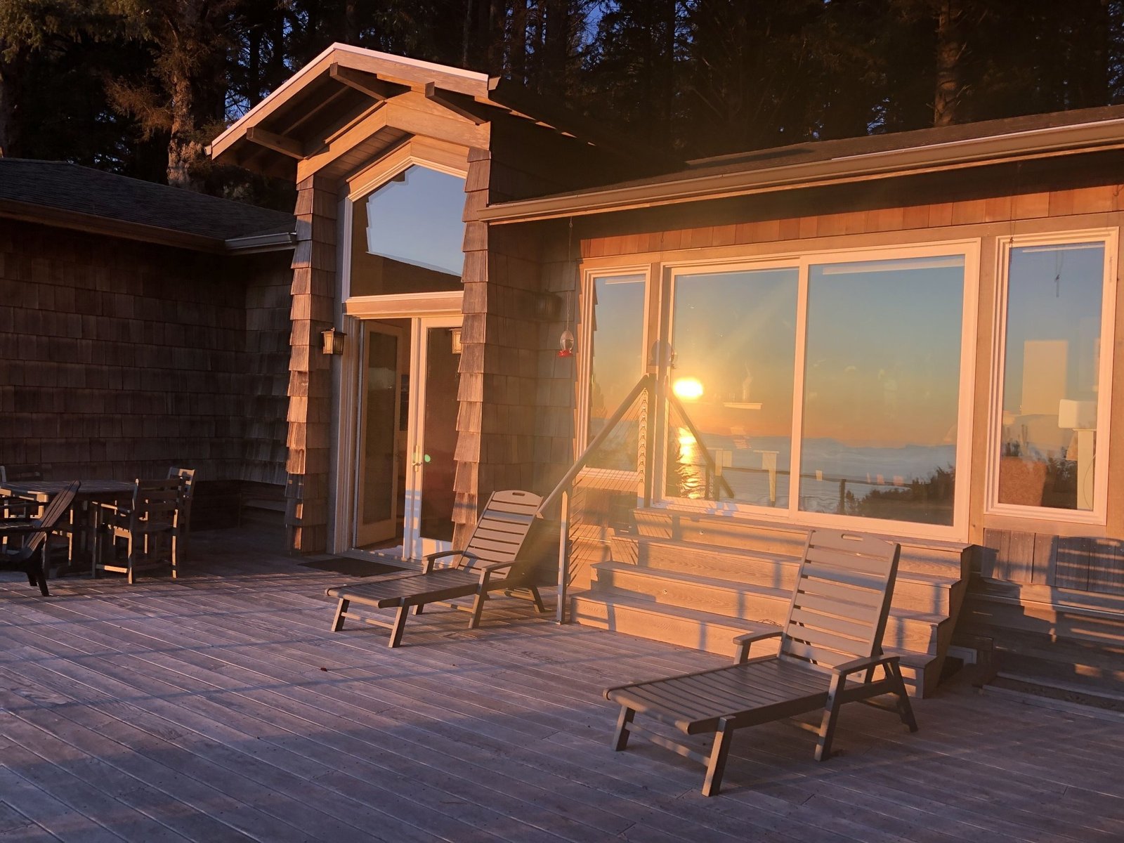 Spacious Manzanita Home with a view and walking distance to the beach! (Manzanita)