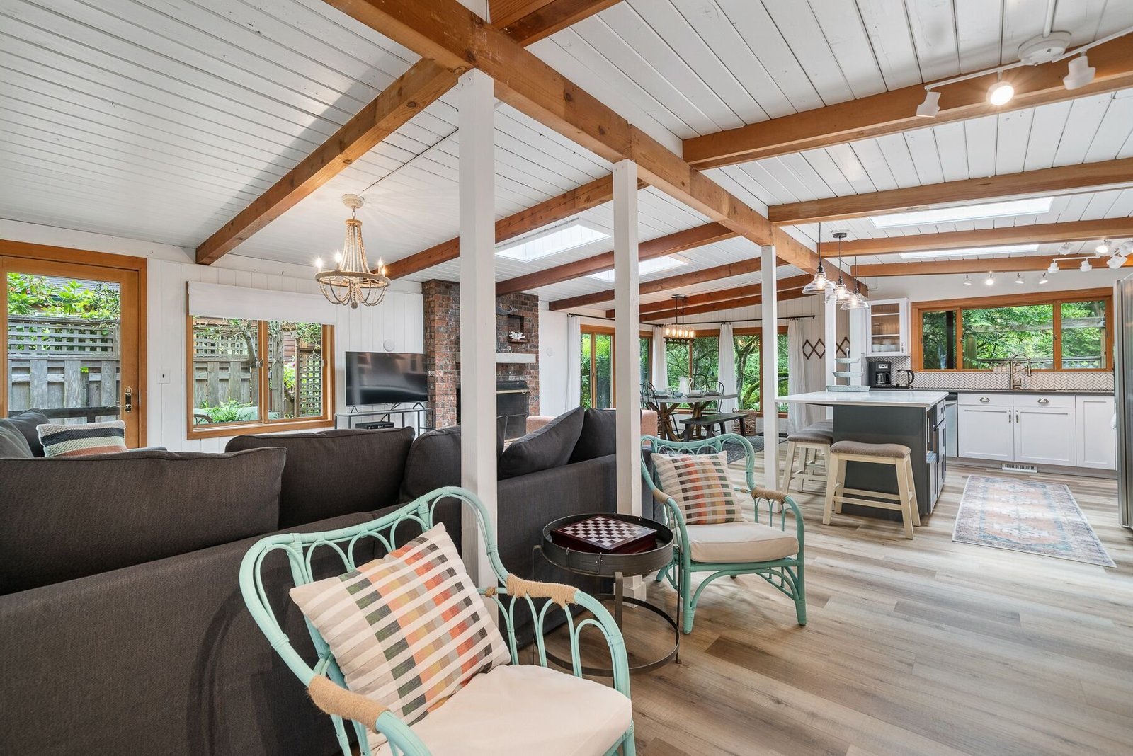 Manzanita Updated Dog Friendly 5 Min Walk to Beach, Office great for remotework!