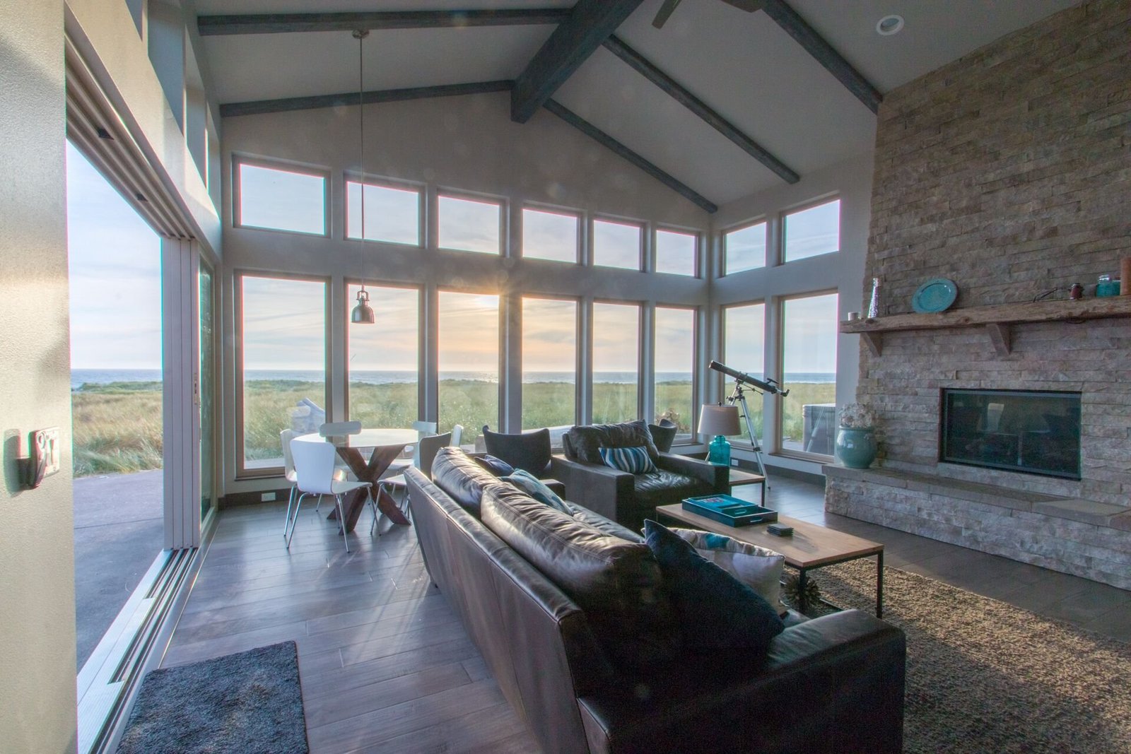 Oceanfront!! - The Oregon Ocean Home (Manzanita)