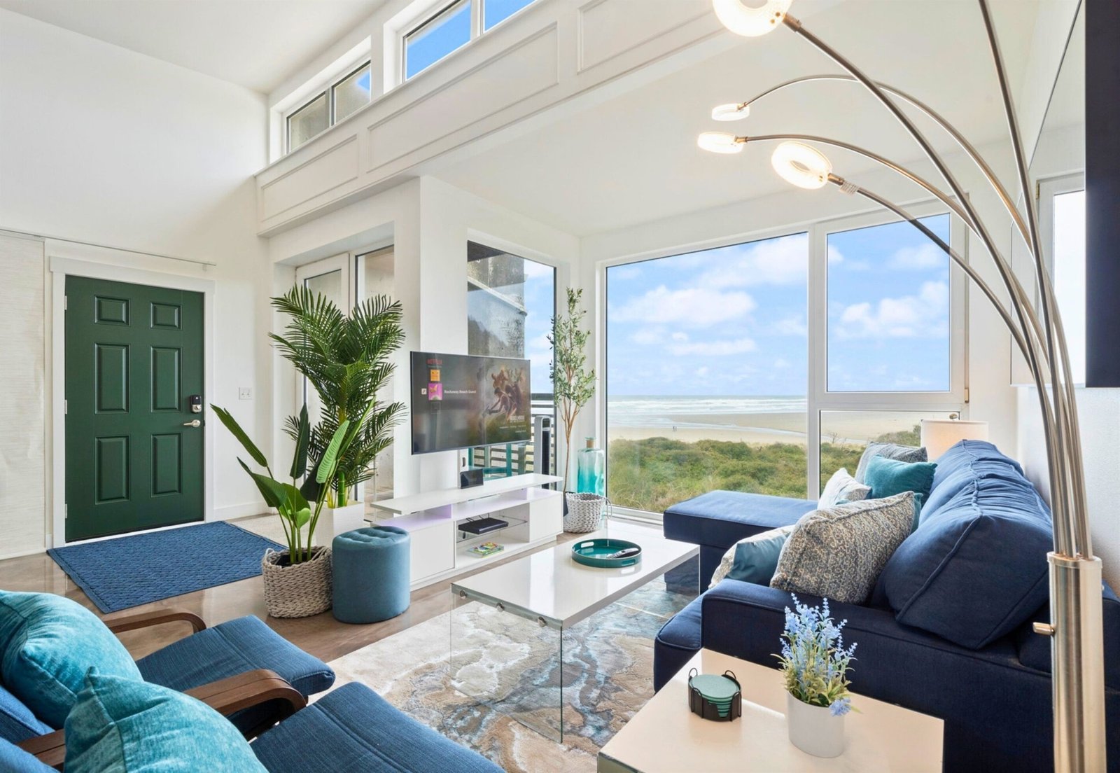 Coastal Bliss: 2BR Condo Retreat, Chef’s Delight (Rockaway Beach)