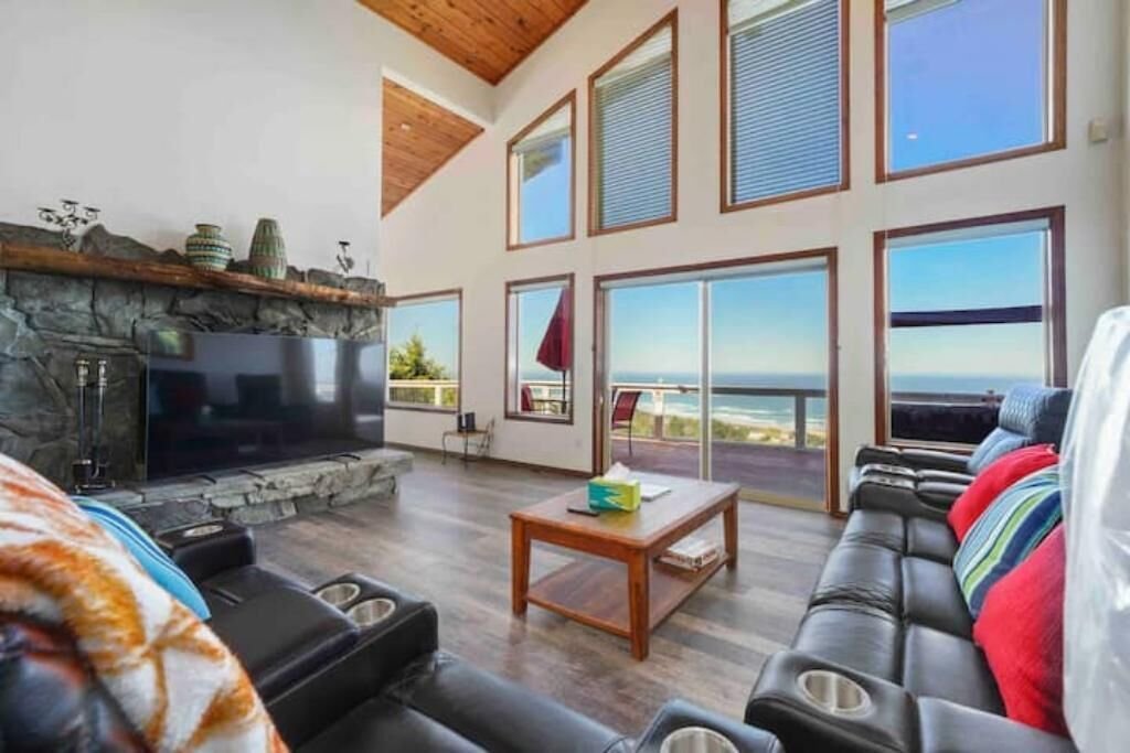 Amazing Beach Getaway (Rockaway Beach)