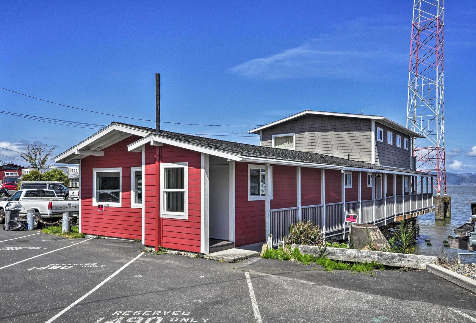Waterfront Condo on Pier in Downtown Astoria