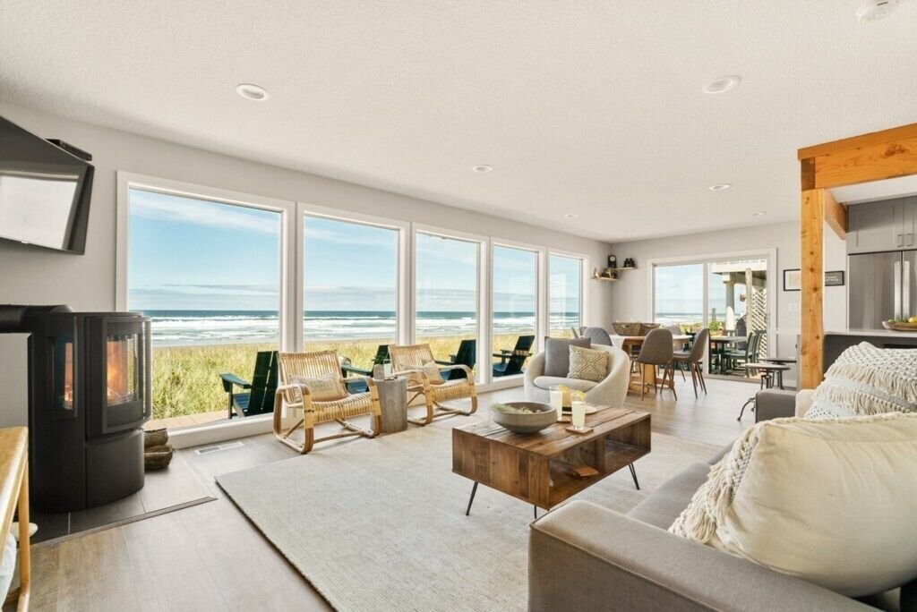 Seas the Day! Newly remodeled, Oceanfront Deluxe (Rockaway Beach)